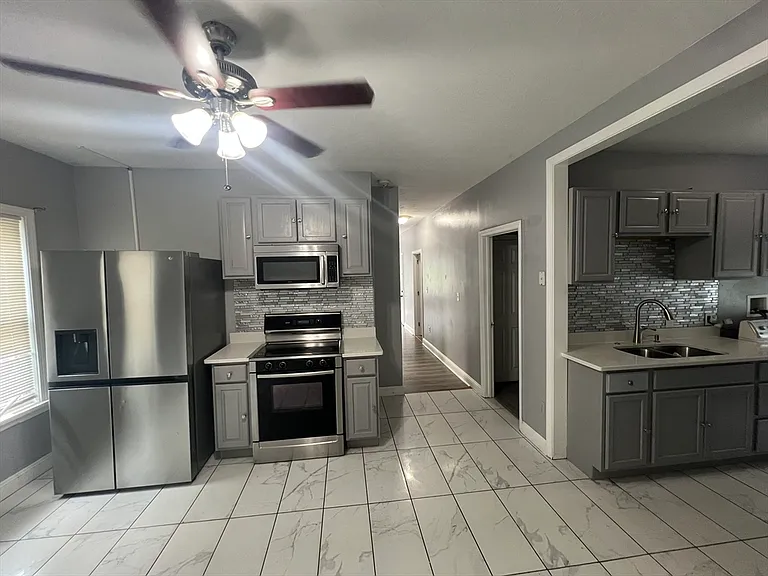 30 Lewis St #1 — Photo 6