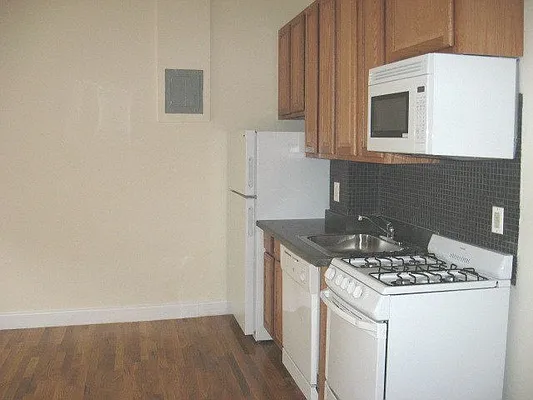 Rented by PMG Real Estate  | media 3