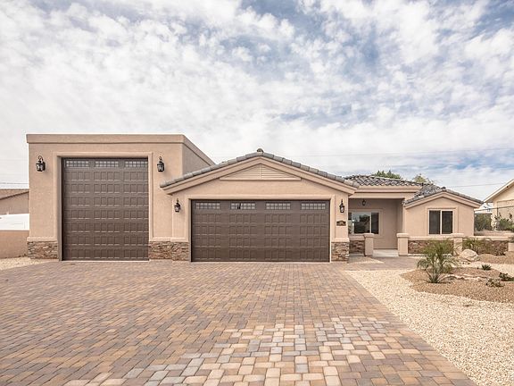 3rd image of 3281 Horseshoe Canyon Dr