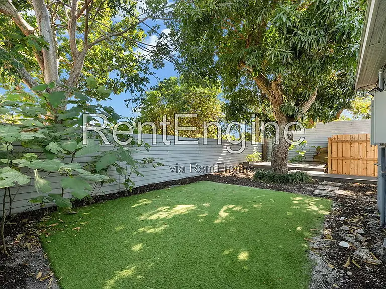 1636 NW 6th Ave — Photo 16