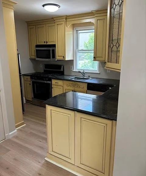 40 S Bayles Ave #UPPER — Photo 2
