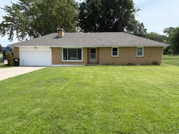 611 NW Ward Rd, Lees Summit, MO 64063