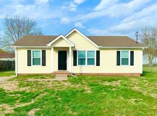 717 Carbondale Dr, Oak Grove, KY 42262