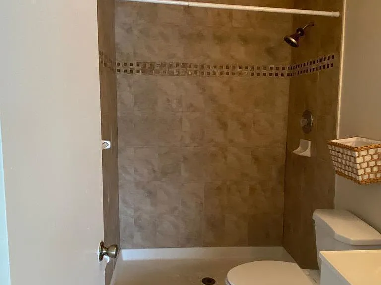 4901 Pier Dr — Photo 2