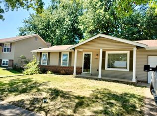 12065 El Camara Dr, Florissant, MO 63033