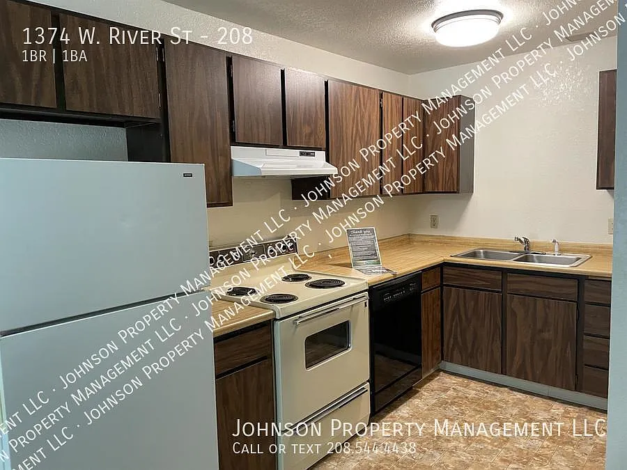 River Terrace Apartments offer affordable Downtown Boise living with Patio! — Photo 2