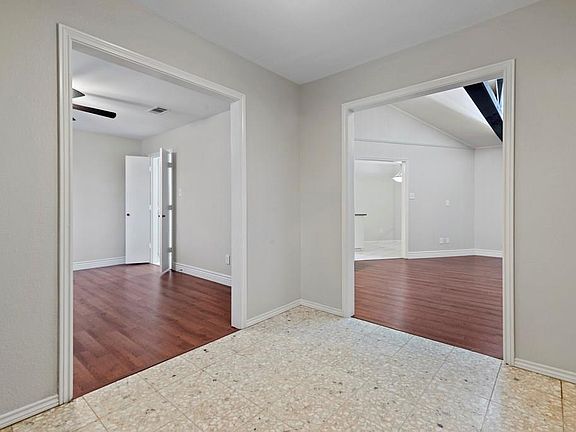 5th image of 1500 Waltham Ct