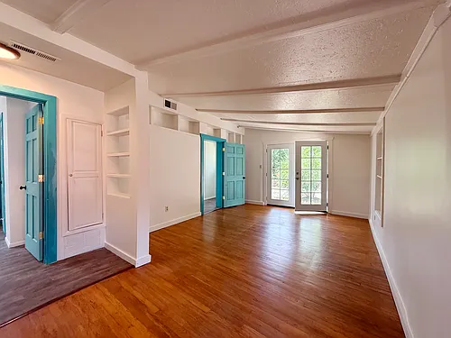 924 Montezuma Ave #1 Photo 1