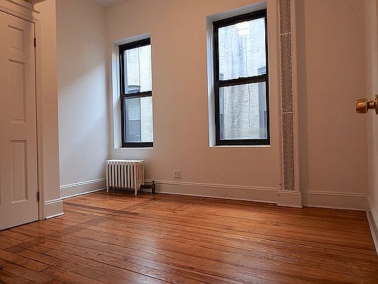 4th image of 507 Park Pl APT 4
