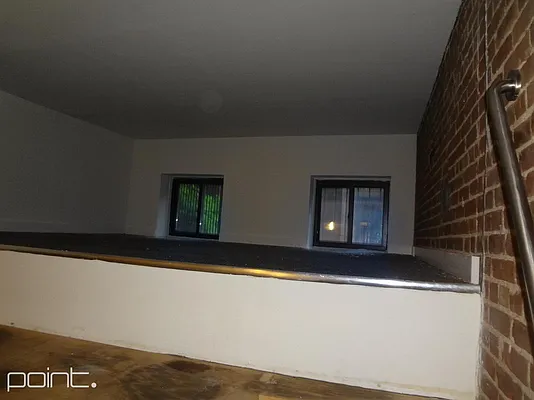 Rented by Point NYC | media 9