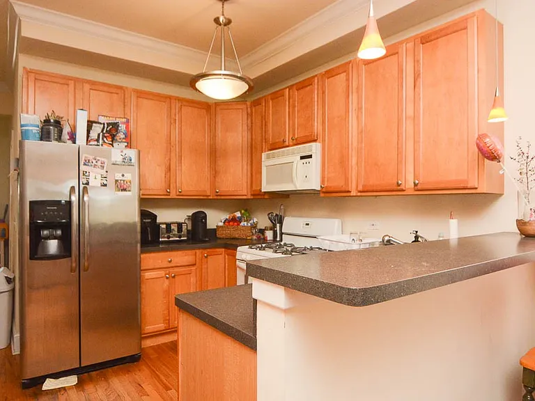 1314 W Roscoe St #L08M — Photo 1