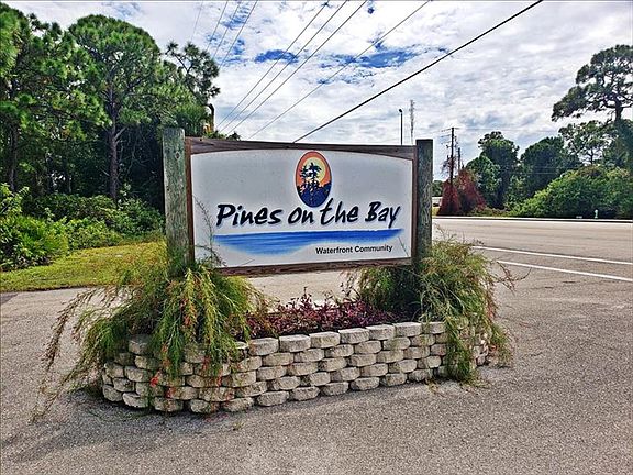 3rd image of 7076 Baypine Ln