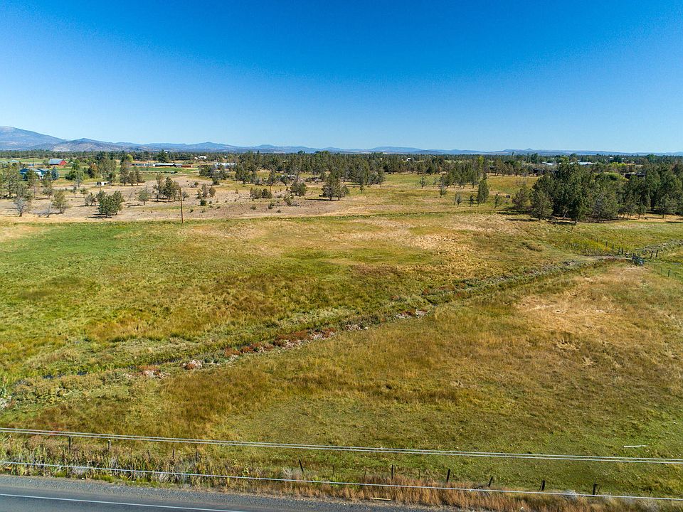 2nd image of 506 NE Oneil Way