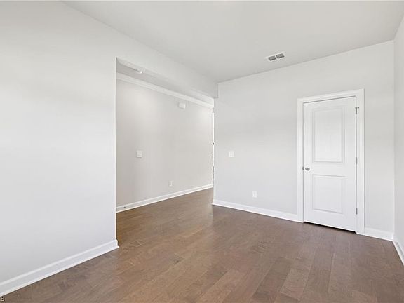 5th image of 118 Purvis Creek Ct