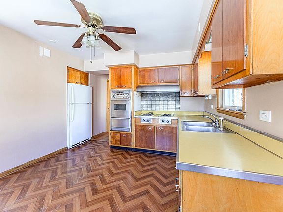 3rd image of 12763 S Loomis St