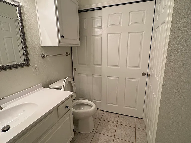 827 W Harwood Rd #E — Photo 16