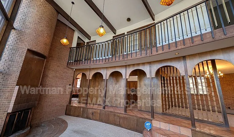15 Upland Rd — Photo 10