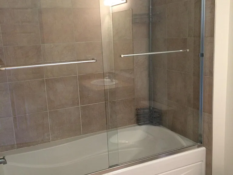 Master Bath Lux Tub