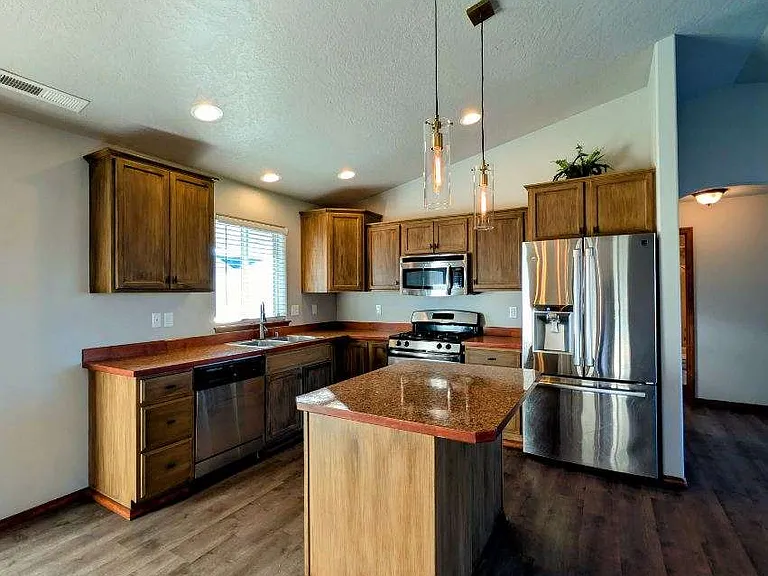 4610 Seville Dr — Photo 14