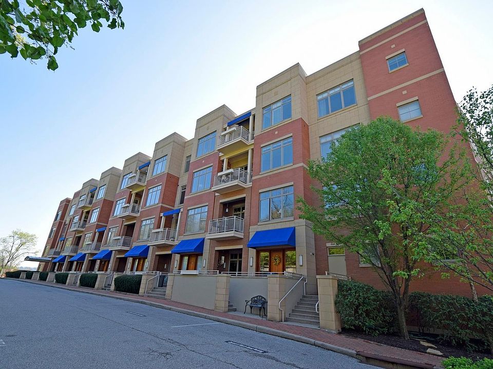 1st image of 903 Adams Xing