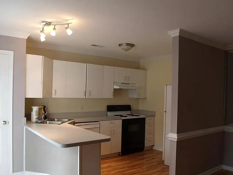 209 Amersham Dr #G — Photo 8