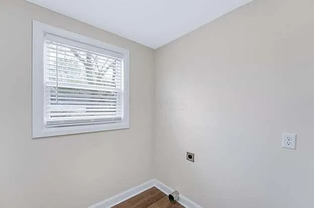 879 Bellows Ave — Photo 8