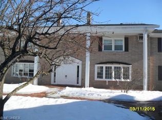 9 Meadowlawn Dr UNIT 10, Mentor, OH 44060