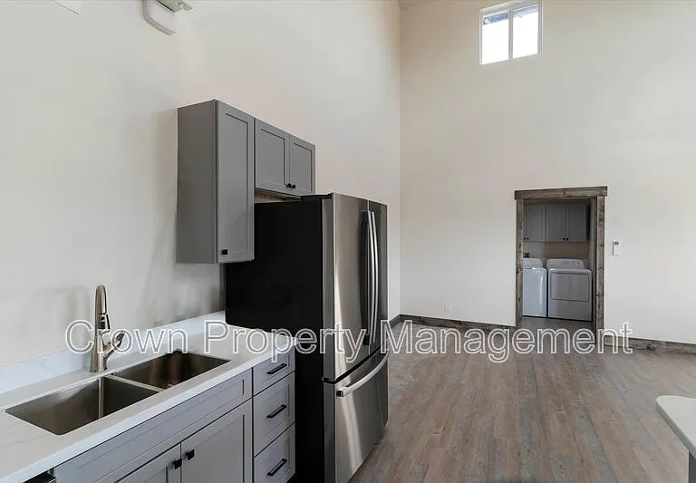 2401 Lower Valley Rd #B — Photo 6