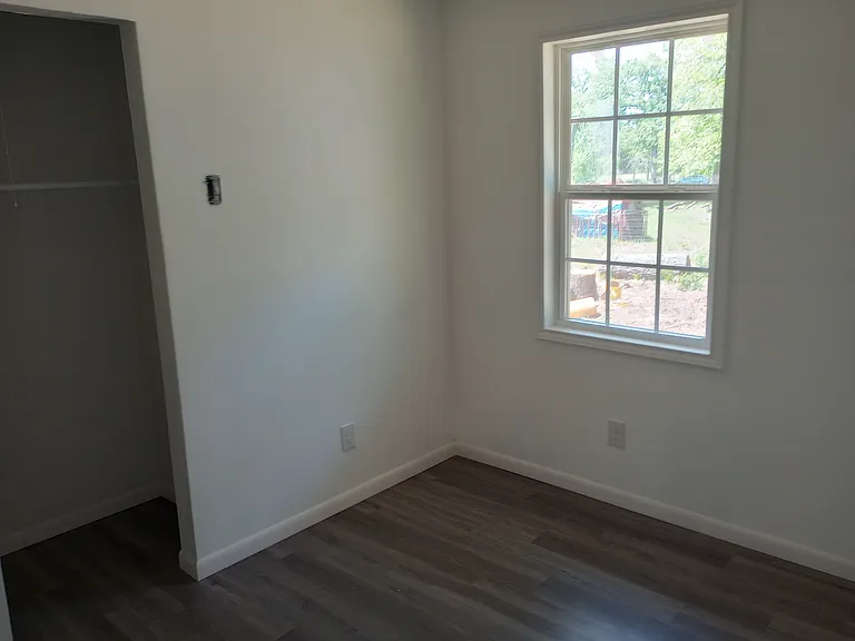 217 Springdale #K — Photo 7