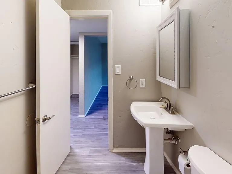 10218-Candelaria-NE-Bathroom_01182026