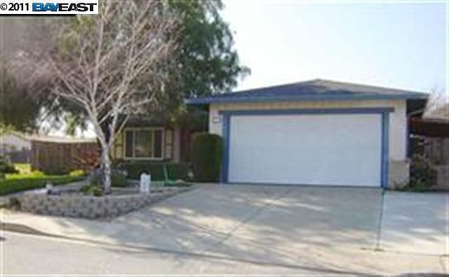 2nd image of 2166 Peachtree Cir