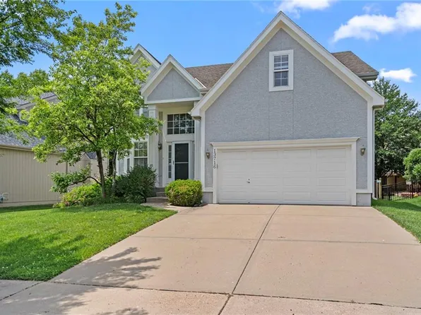 13716 Parkhill St, Overland Park, KS 66221