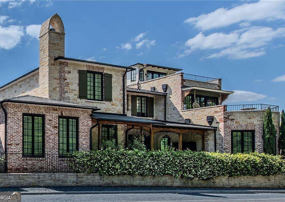 1st image of 290 Guild Ln