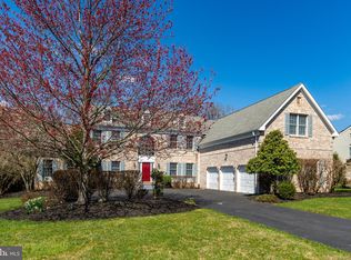 27 Caroline Dr, Princeton, NJ 08540