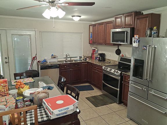 5th image of 409 Wildflower Dr
