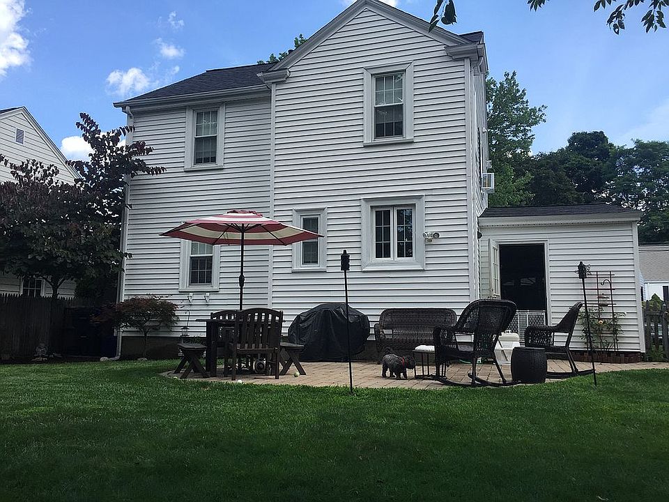 2nd image of 11 Swan St