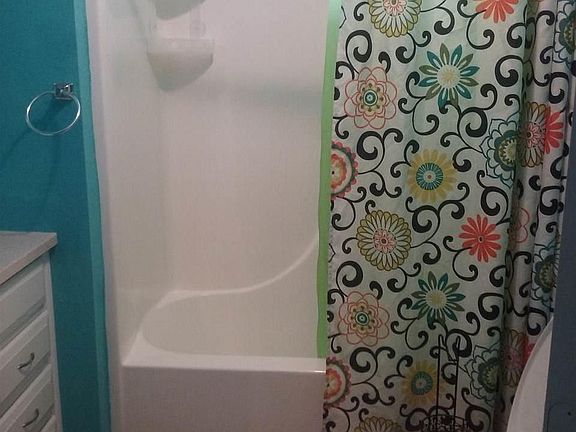 5th image of 3709 Theresa St