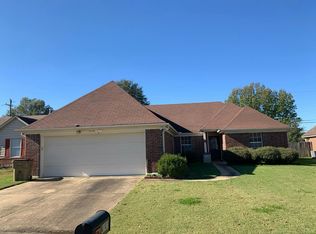 4141 Lake Cross Dr W, Memphis, TN 38125
