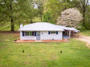 8092 Mount Carmel Rd, Decaturville, TN 38329