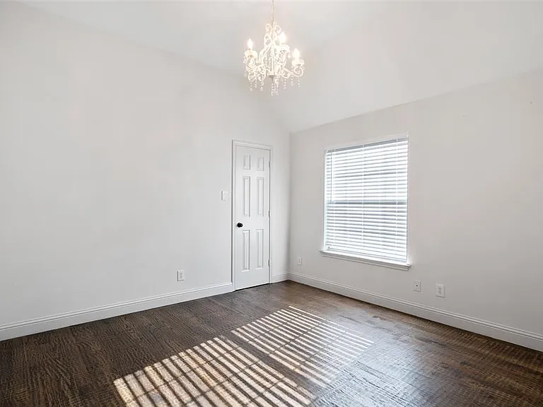 1305 Normandy Dr — Photo 14