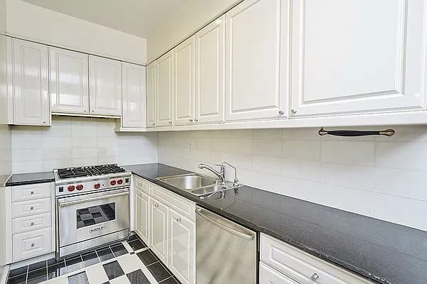 Rented by Fox Residential Group | media 5