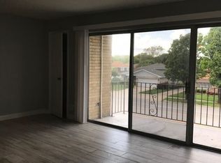 10304 S Komensky Ave #5, Oak Lawn, IL 60453