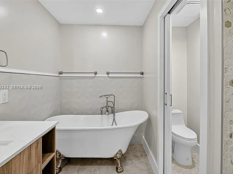 6090 SW 63rd Ave #0 — Photo 21