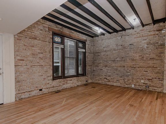 3rd image of 2109 N Kenmore Ave APT 1R