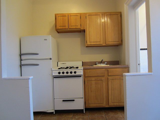 2nd image of 54 Featherbed Ln APT 6L