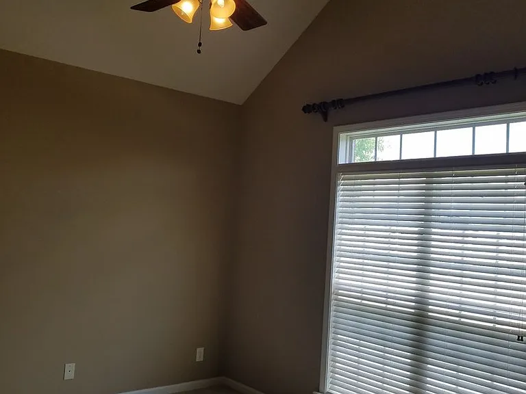 4707 Mitford Cir — Photo 12