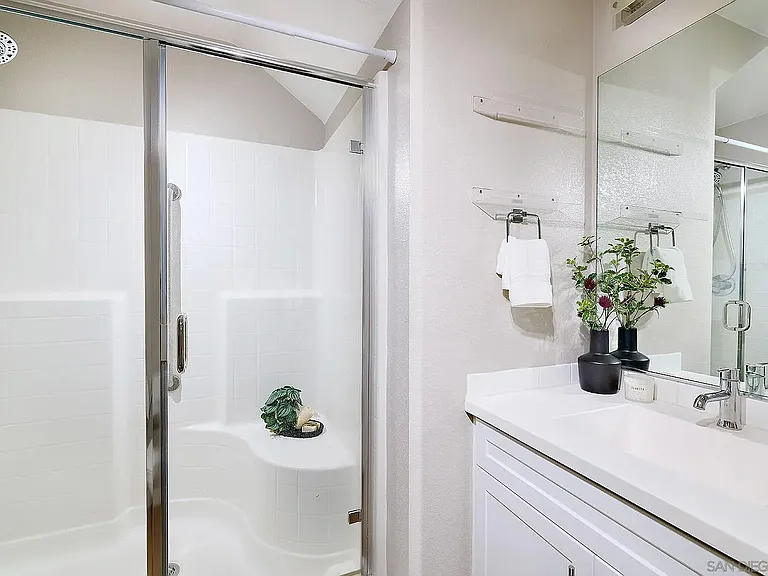 Bedroom 4 - private (detached) bathroom