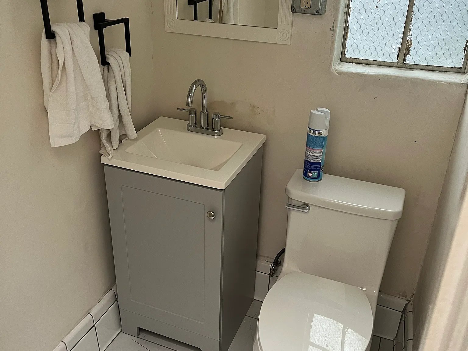 1 bed, 5000 sqft, $820 — Photo 3