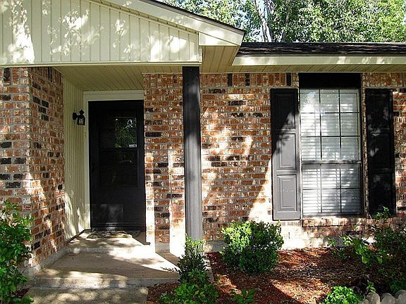 3rd image of 306 Tara Plantation Dr