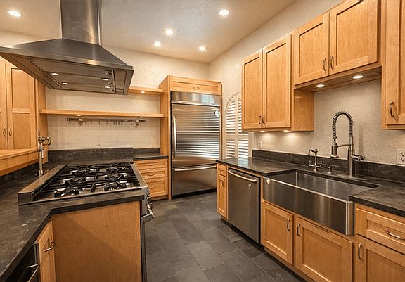 2nd image of 4606 Austin St